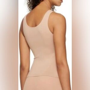 SKIMS Soft Smoothing Seamless Tank Top